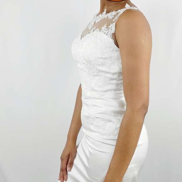 Wedding Dress - Picture 8 of 12